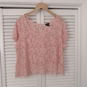TORRID Charming Pink Blush Lace Blouse EUC
